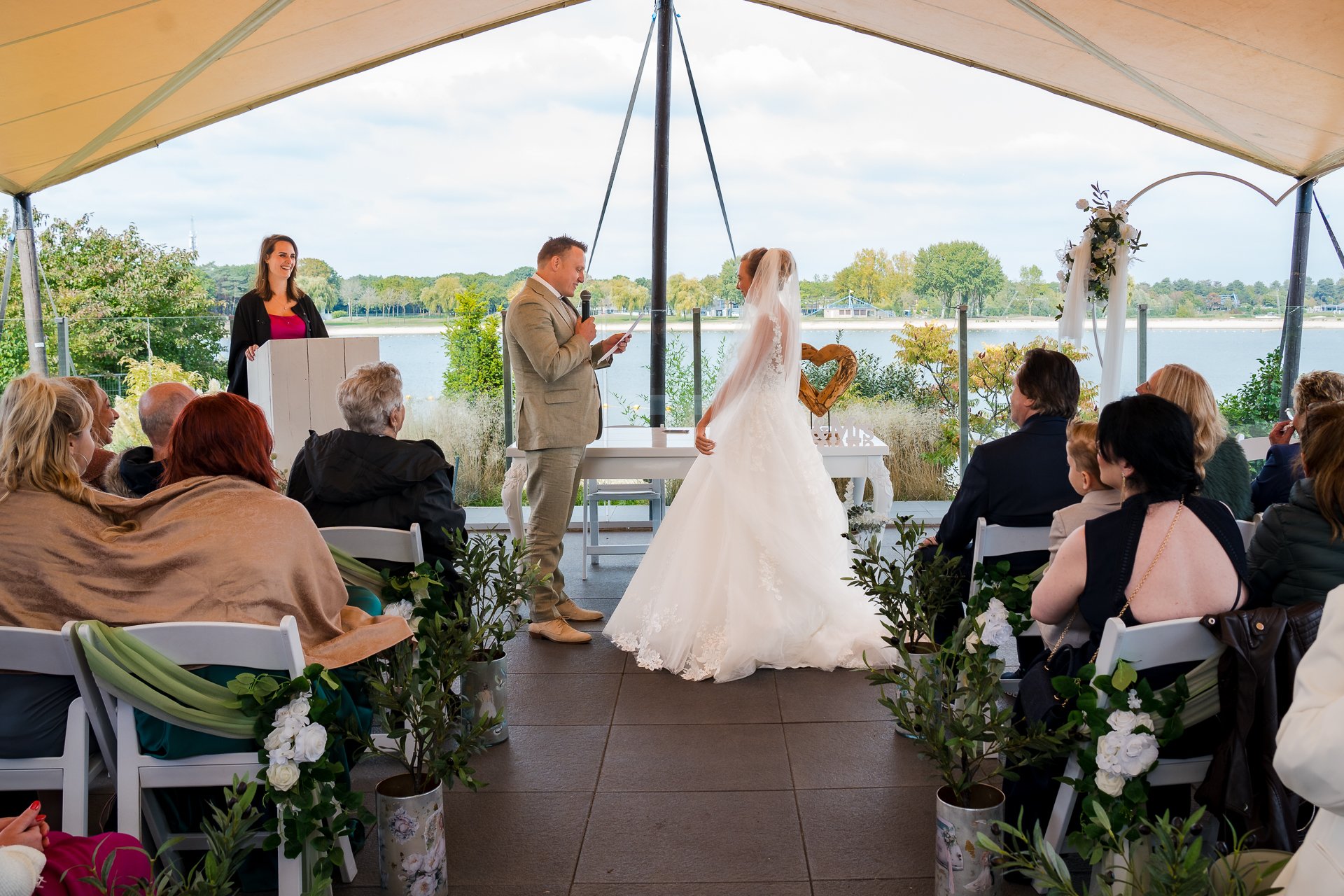 Trouwfoto Beachclub Sunrise